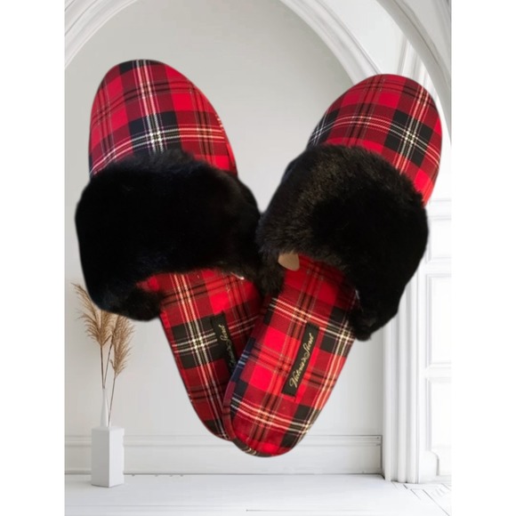 Victoria's Secret Plaid Slippers Black Faux Fur Trim Large Cozy - Picture 1 of 10